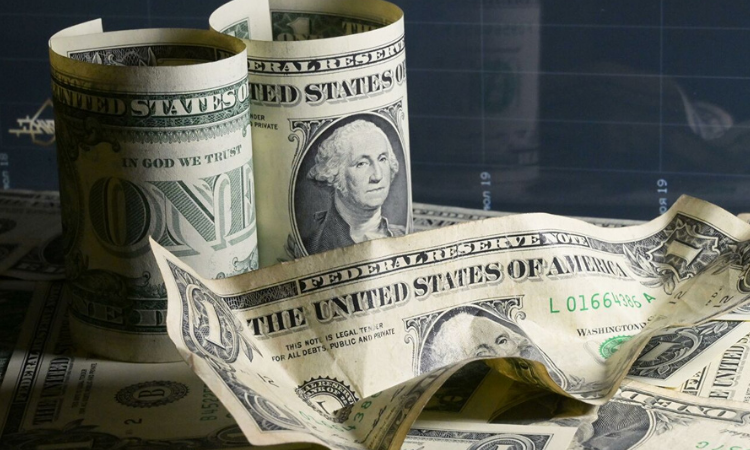 Нацбанк снова провел интервенцию, чтобы избежать роста курса доллара