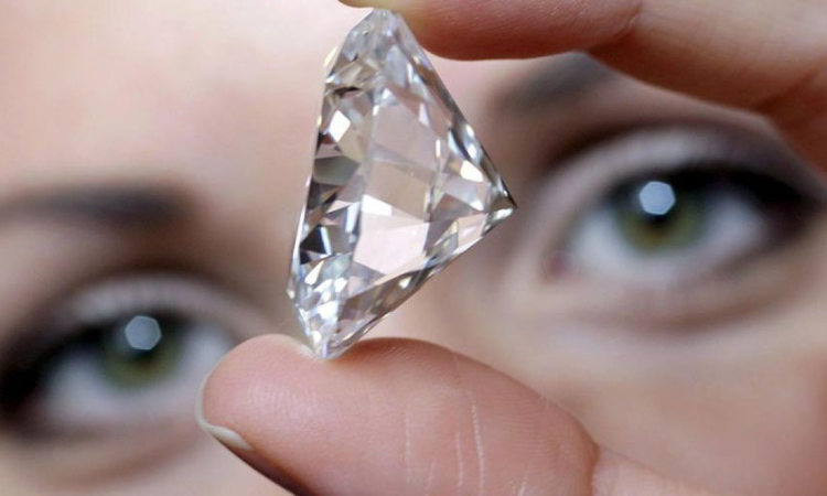 В КР намерены создать предприятия по огранке природных алмазов