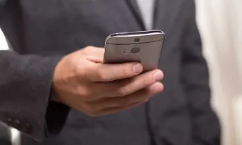 Салык боюнча карызы бар кыргызстандыктарга эми SMS келет