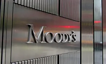Moody’s эл аралык рейтингдик агенттиги Кыргызстандын рейтингдин божомолун жогорулатты