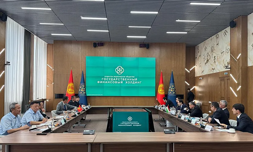 Кепилдик фонду Тажикстан Республикасынын Финансы министрлигинин делегациясы менен жолугушууга катышты