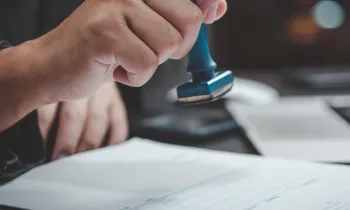 Два банка Кыргызстана зарегистрировали выпуск простых именных акций