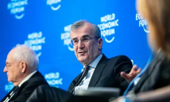 Глава Центробанка Франции уходит в отставку на год раньше срока