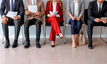 Кого ищут работодатели в Кыргызстане: топ профессий и зарплат