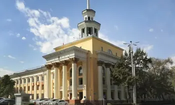 Здание Нацбанка в центре Бишкека заняла мэрия