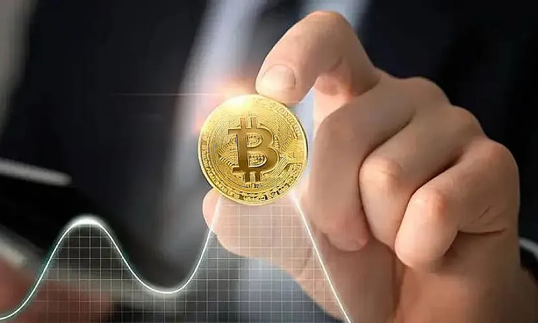 Бишкектин тургуну криптовалюта алмаштырам деп алдамчыга жолуккан