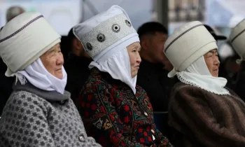 Матерям-героиням предлагают увеличить надбавку к пенсии до 5 тысяч сомов