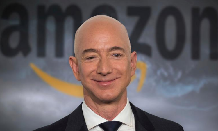 Основатель компании Amazon полетит в космос