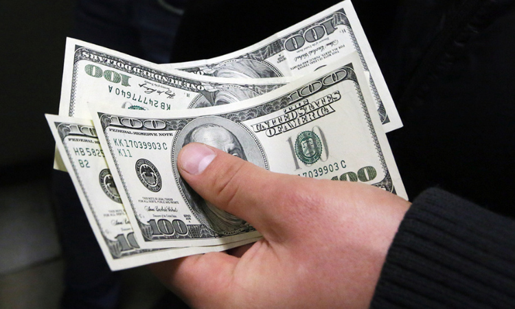 Курс доллара мог вырасти: Нацбанк провел интервенцию