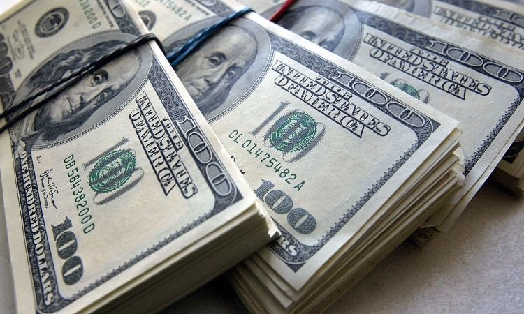 Нацбанк в шестой раз за ноябрь продал доллары