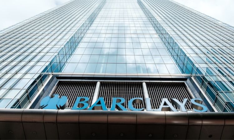 Банк Barclays сэкономит на офисах
