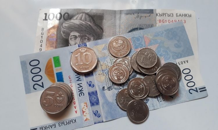 Евро продолжает рост в Кыргызстане