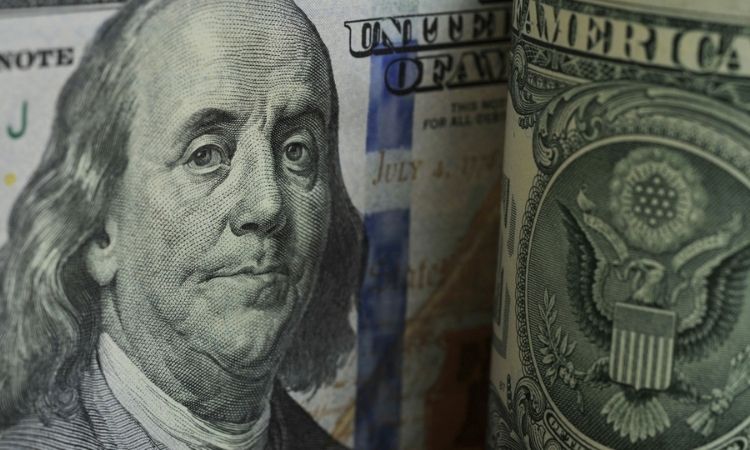 Курс валют: доллар снова растет