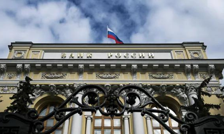 Банк России окажет банкам, попавшим под санкции, всемерную поддержку