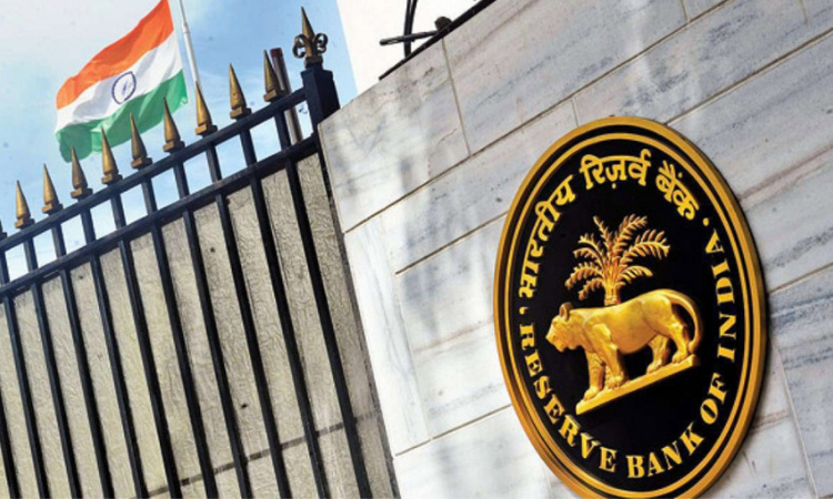 Центробанк Индии намерен вести расчеты с Россией в рупиях и рублях