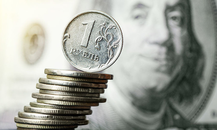 Доллар по 55,4 рубля: «американец» достиг минимума с 2015 года