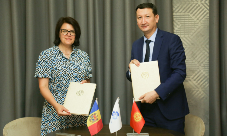Делегация Национальной кассы соцстрахования Молдовы посетила Соцфонд КР