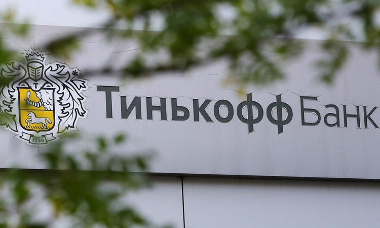 «Тинькофф Банк» приостановил валютные SWIFT-переводы до 1 октября