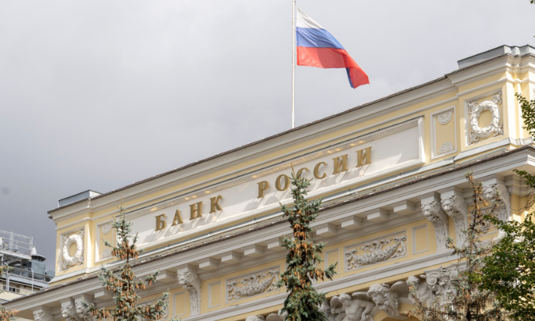 ЦБ России продлил ограничения на снятие наличной инвалюты на полгода