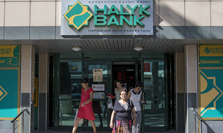 Народный банк Казахстана перестал принимать карты «Мир»