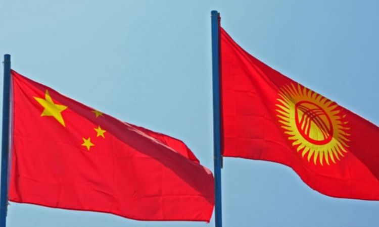 Главы МИД Китая и Кыргызстана обсудили сотрудничество