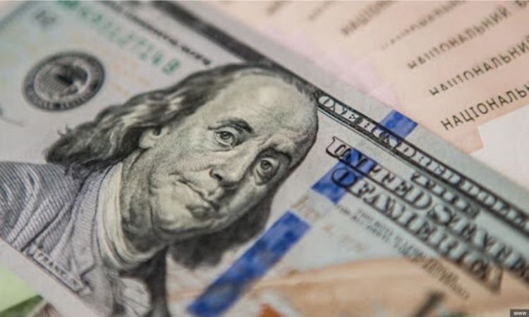 Курс доллара дорожает в Кыргызстане