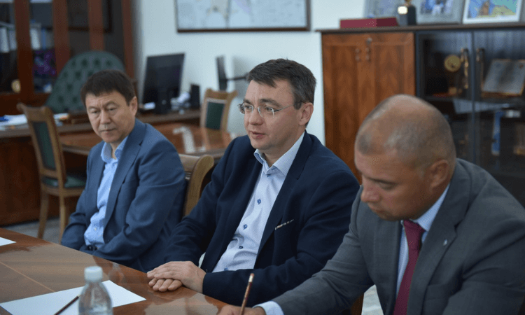 Мэр Бишкека встретился с делегацией Евразийского банка развития