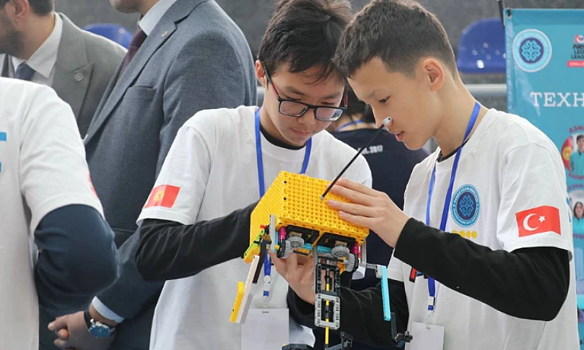 «РСК Банк» поддержал первую олимпиаду школьников по робототехнике