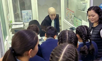 Учащиеся президентского лицея «Акылман» посетили сберкассу «Керемет Банка»