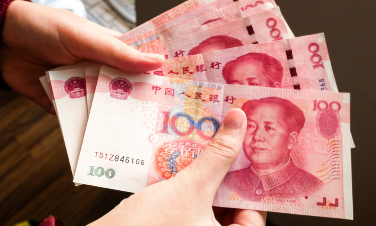 В России новой основной иностранной валютой в торгах станет юань