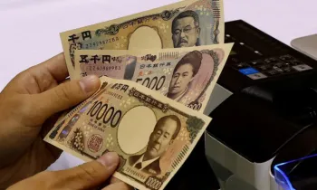 Банк Японии, 20 лет не менявший дизайн иен, выпустил новые денежные купюры